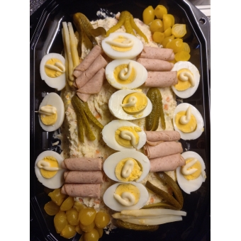 Opgemaakte Huzaren Salade schotel ( MINIMAAL 2 dagen vooraf Bestellen )